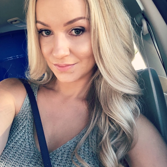 Meet your Posher, Emily - Picture 4 of 5